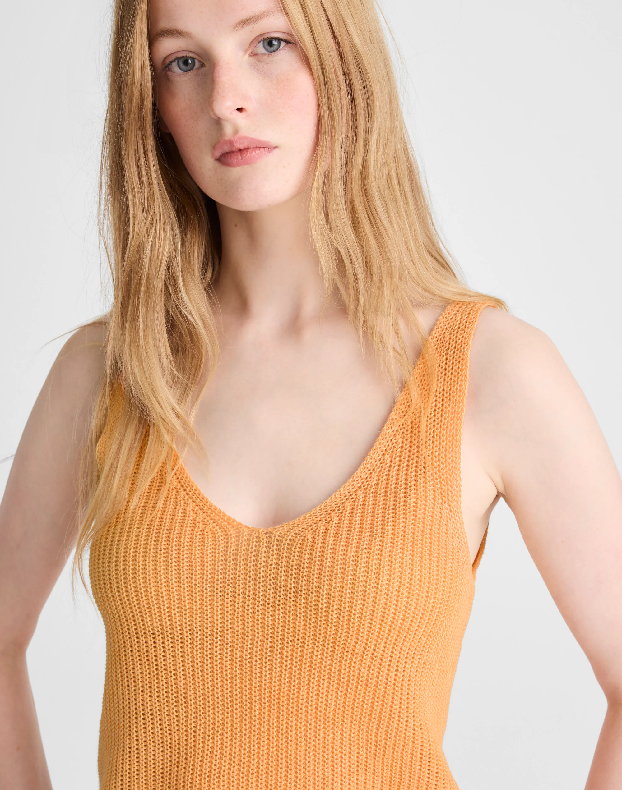 V-Neck Tank in 100% Linen — image 5